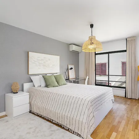 Whome Campo De Ourique 1br Duplex With Ac *