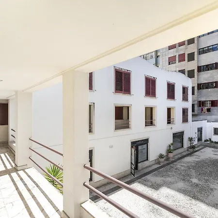 Lägenhet Whome Campo De Ourique 1br Duplex With Ac